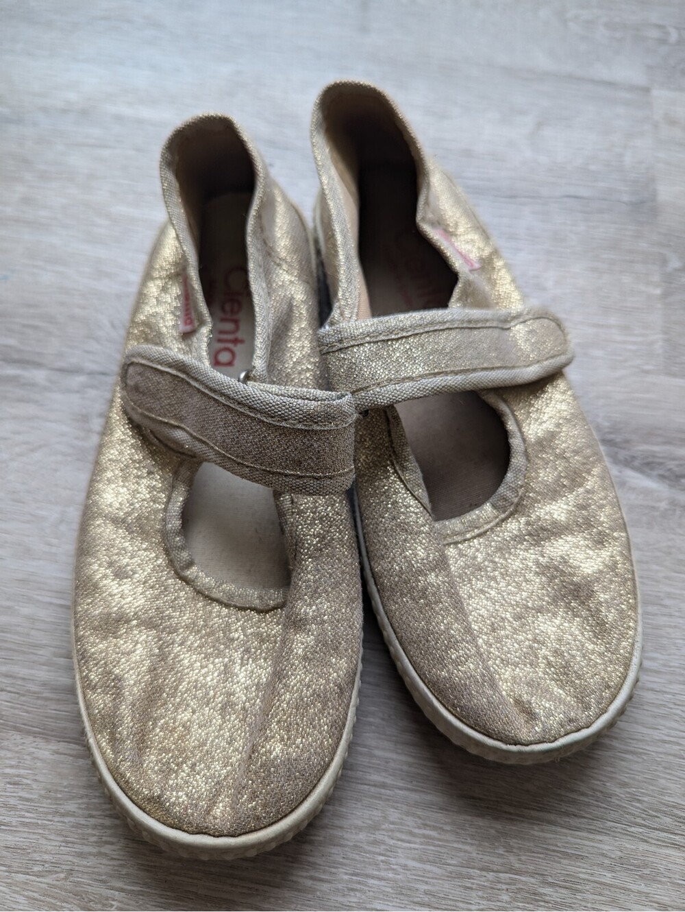 Cienta gold shoes